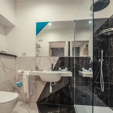 Nautilus מלון 4*