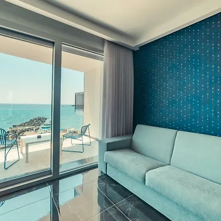 Nautilus Giardini-Naxos