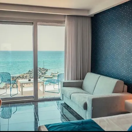 Nautilus Hotel 4*