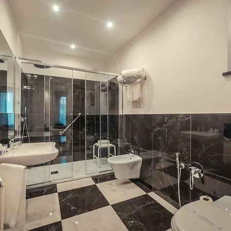 Nautilus Szálloda 4*