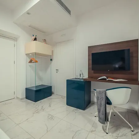 Nautilus Giardini-Naxos