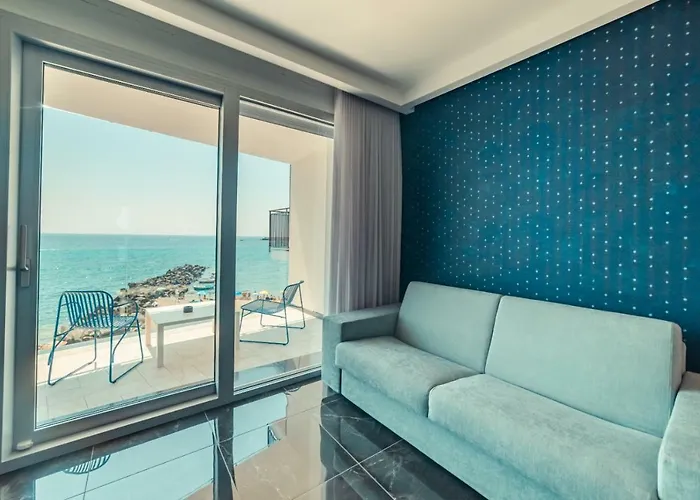 Nautilus Giardini-Naxos